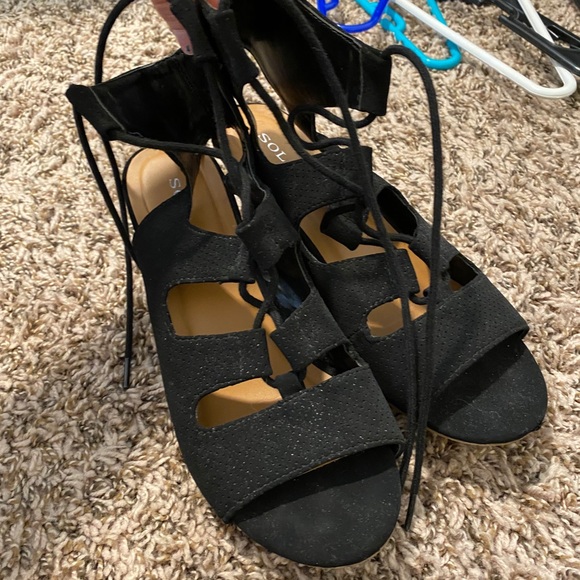 Sandals - Picture 4 of 5